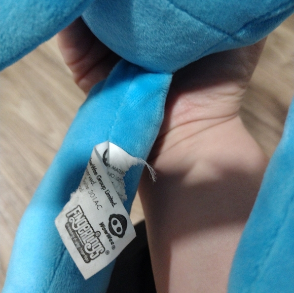 Blue fingerling hugs "Boris" - Picture 2 of 2